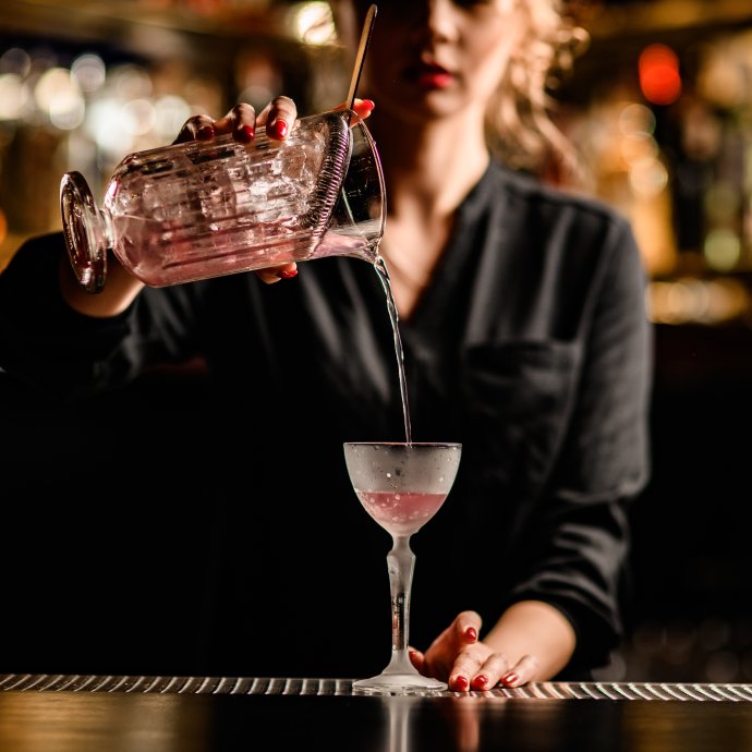 frau_mit_cocktail_1.jpg